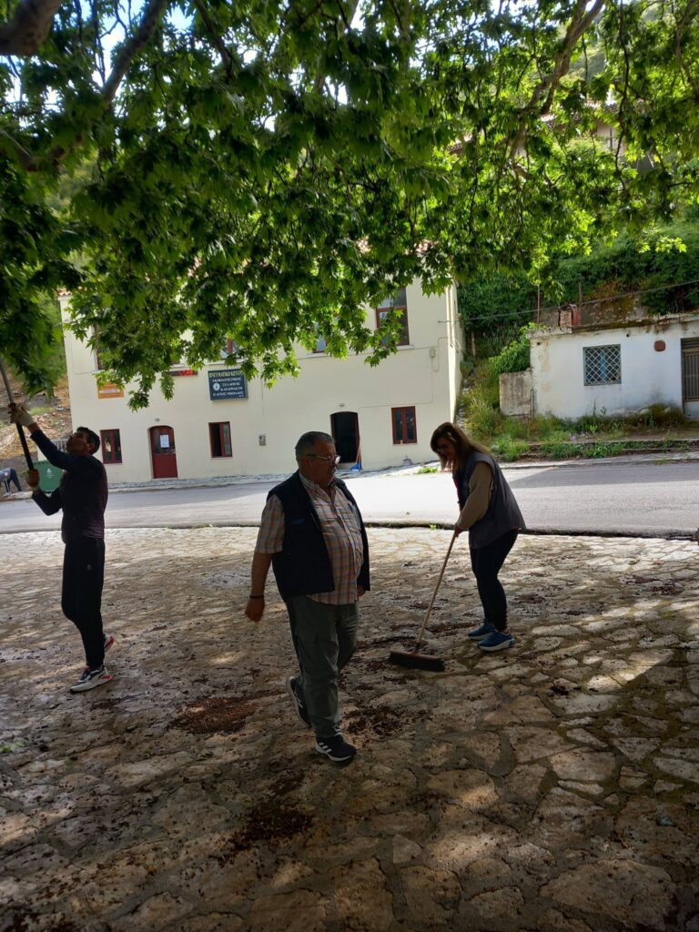 Ο Πολιτιστικός Σύλλογος Καταρράκτη σε εθελοντική δράση καθαριότητας στο χωριό ΦΩΤΟ 31 Ο Πολιτιστικός Σύλλογος Καταρράκτη σε εθελοντική δράση καθαριότητας στο χωριό ΦΩΤΟ