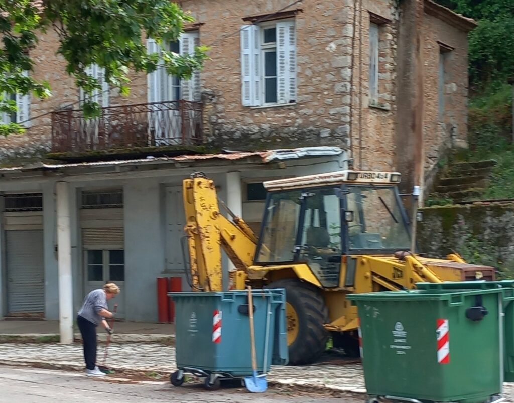 Ο Πολιτιστικός Σύλλογος Καταρράκτη σε εθελοντική δράση καθαριότητας στο χωριό ΦΩΤΟ 33 Ο Πολιτιστικός Σύλλογος Καταρράκτη σε εθελοντική δράση καθαριότητας στο χωριό ΦΩΤΟ