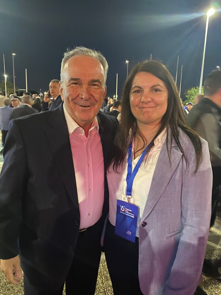 Οι σέλφι με υπουργούς και κομματικά στελέχη της ΝΔ η Κατερίνα Καραωφτιά στο Συνέδριο ΦΩΤΟ 38 Οι σέλφι με υπουργούς και κομματικά στελέχη της ΝΔ η Κατερίνα Καραωφτιά στο Συνέδριο ΦΩΤΟ