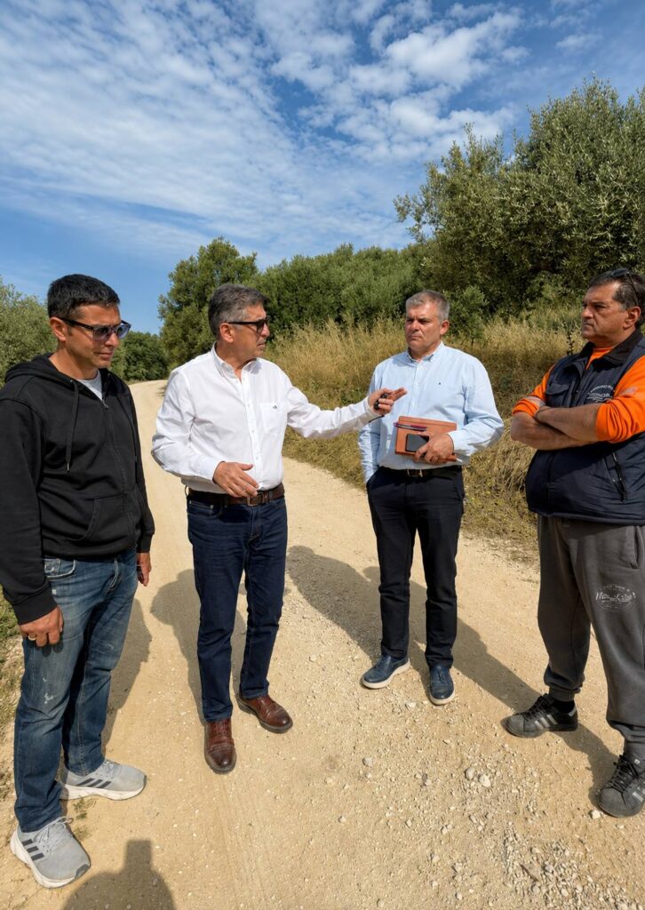 Λουσικά: Ασφαλτος, επιτέλους, στον περιφερειακό δρόμο, για ασφάλεια των οδηγών ΦΩΤΟ 31 Λουσικά: Ασφαλτος, επιτέλους, στον περιφερειακό δρόμο, για ασφάλεια των οδηγών ΦΩΤΟ
