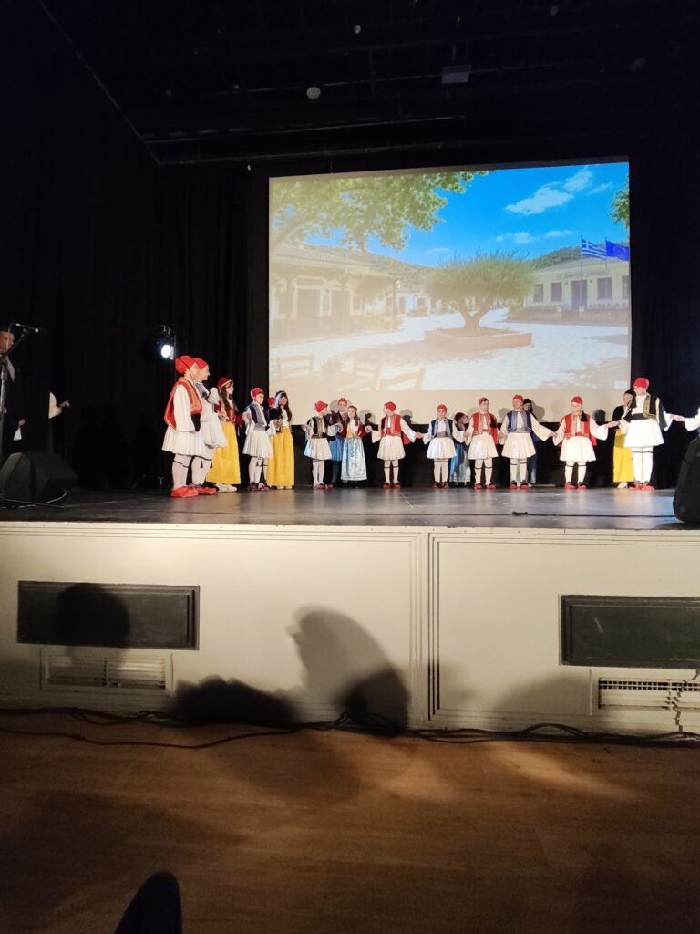 Η σχολική γιορτή του 43ου Δημοτικού Πατρών με Erasmus+ ΦΩΤΟ 34 Η σχολική γιορτή του 43ου Δημοτικού Πατρών με Erasmus+ ΦΩΤΟ