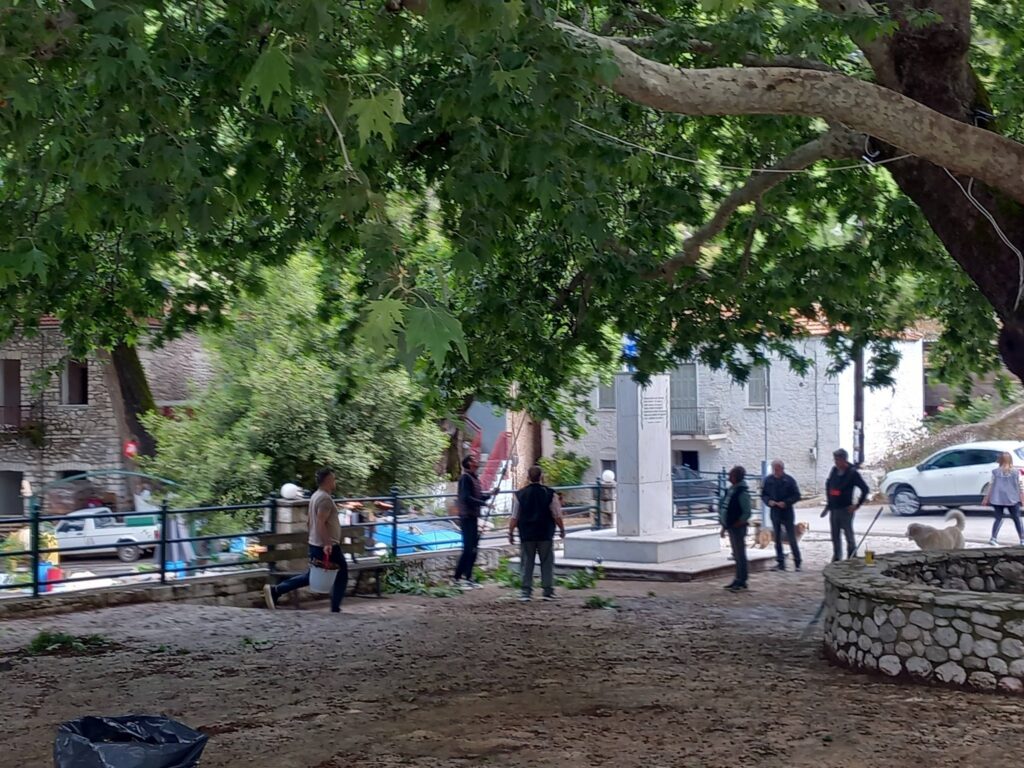 Ο Πολιτιστικός Σύλλογος Καταρράκτη σε εθελοντική δράση καθαριότητας στο χωριό ΦΩΤΟ 37 Ο Πολιτιστικός Σύλλογος Καταρράκτη σε εθελοντική δράση καθαριότητας στο χωριό ΦΩΤΟ