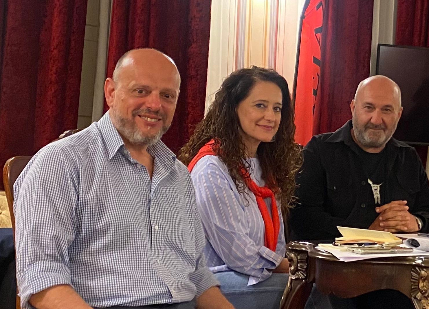 Παρουσιάστηκε στο Αίγιο, το νέο βιβλίο του Βασίλη Ρούβαλη «Τα Παλαιικά» ΦΩΤΟ