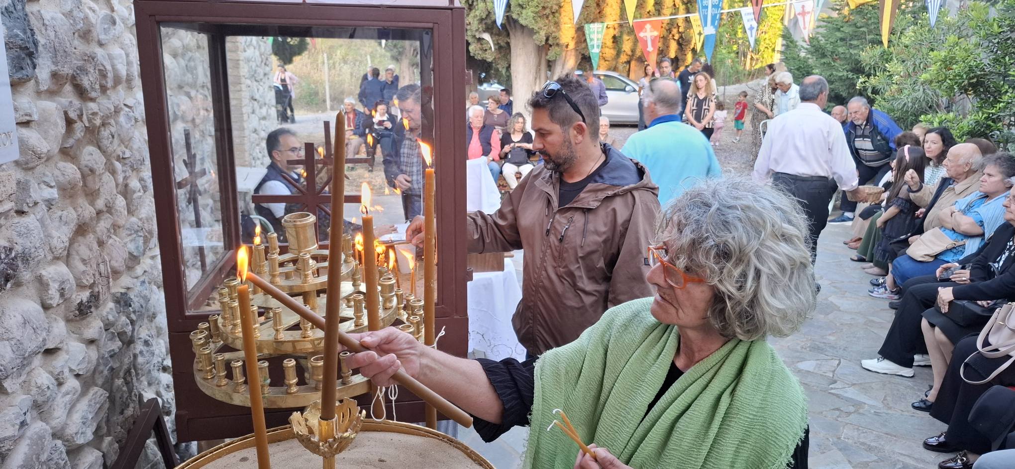 Πανηγυρίζει το εξωκκλήσι των Αγίων Κωνσταντίνου και Ελένης στον Λόγγο ΦΩΤΟ 4 Πανηγυρίζει το εξωκκλήσι των Αγίων Κωνσταντίνου και Ελένης στον Λόγγο ΦΩΤΟ