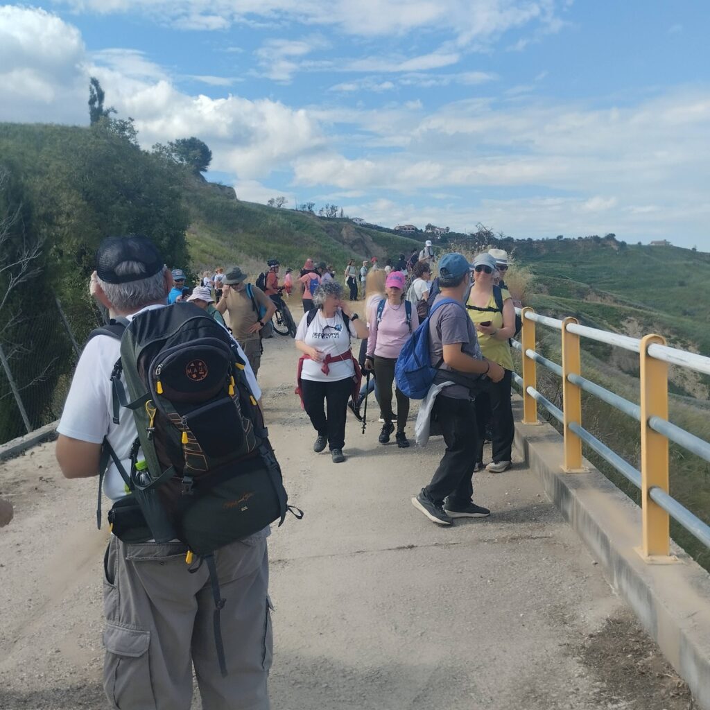 Οι Πεζοπόροι της Πάτρας στο Βελβίτσι και...τσιπουράκι ΦΩΤΟ