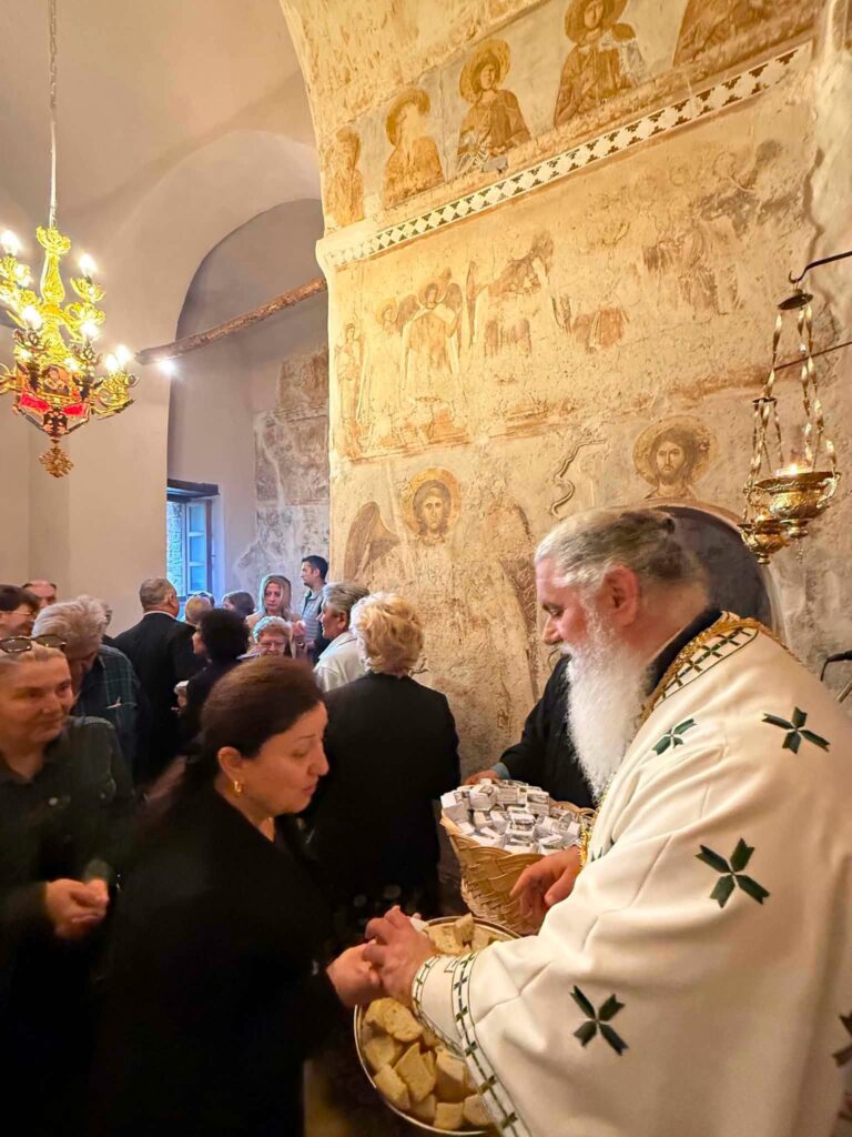 Θεία Λειτουργία στο Ασκητήριο του Οσίου Λεοντίου Ταξιαρχών Αιγιαλείας ΦΩΤΟ 7 Θεία Λειτουργία στο Ασκητήριο του Οσίου Λεοντίου Ταξιαρχών Αιγιαλείας ΦΩΤΟ
