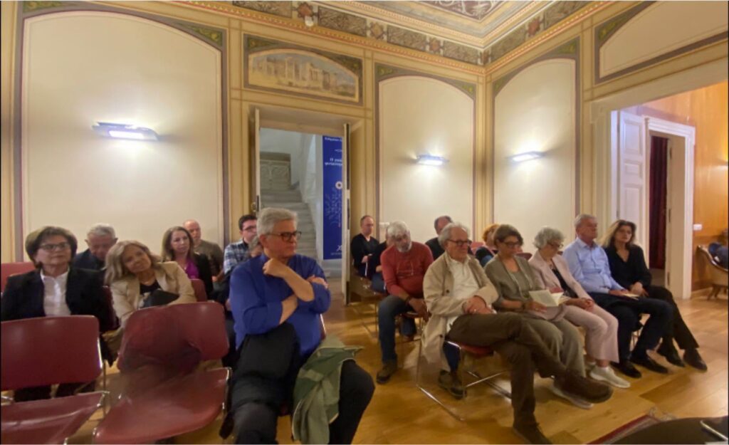 Παρουσιάστηκε στο Αίγιο, το νέο βιβλίο του Βασίλη Ρούβαλη «Τα Παλαιικά» ΦΩΤΟ 30 Παρουσιάστηκε στο Αίγιο, το νέο βιβλίο του Βασίλη Ρούβαλη «Τα Παλαιικά» ΦΩΤΟ