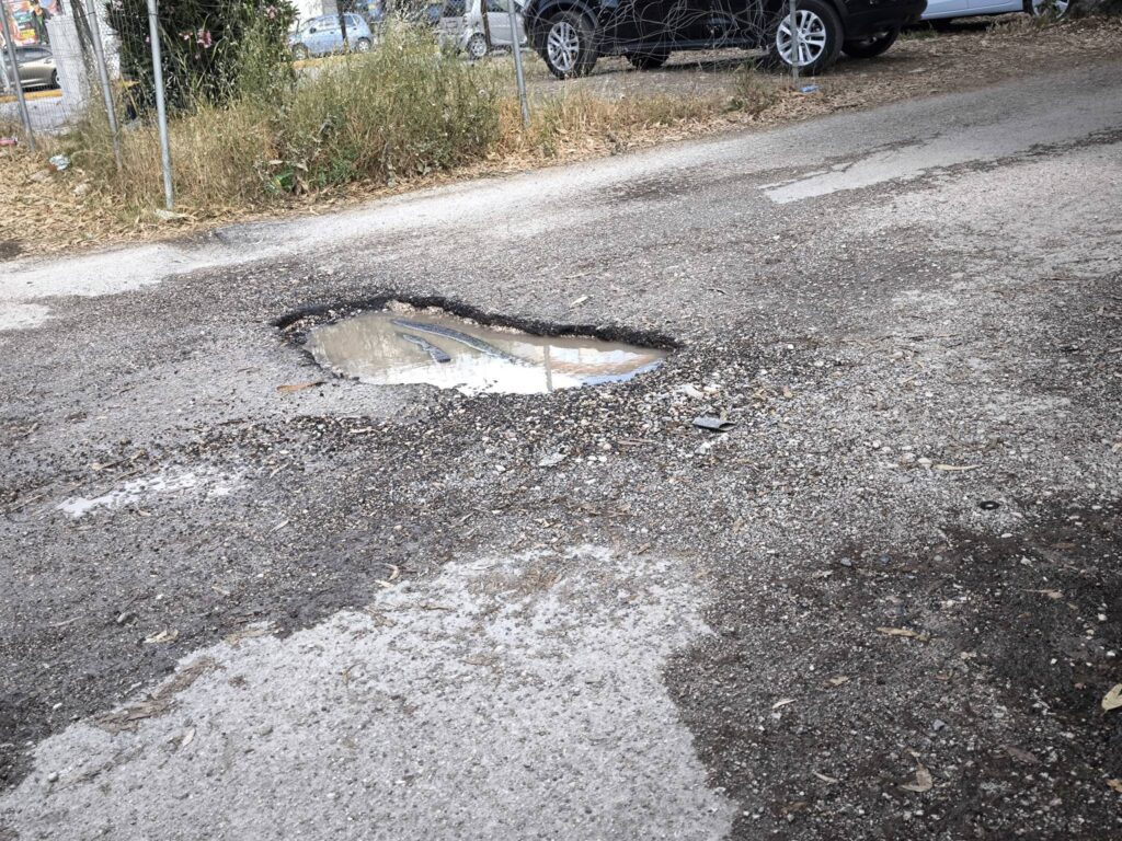 Πάτρα: Αρχισε να «μπάζει» το Νότιο Πάρκο με επικινδυνότητα ΦΩΤΟ 31 Πάτρα: Αρχισε να «μπάζει» το Νότιο Πάρκο με επικινδυνότητα ΦΩΤΟ