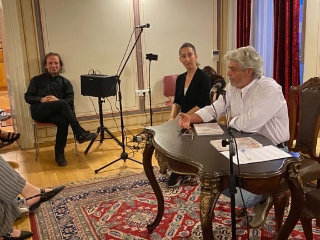 Παρουσίαση της ποιητικής συλλογής «Ενωμένες λέξεις» της Ιουλιάνας Λαζάρ στο Αίγιο ΦΩΤΟ 29 Παρουσίαση της ποιητικής συλλογής «Ενωμένες λέξεις» της Ιουλιάνας Λαζάρ στο Αίγιο ΦΩΤΟ