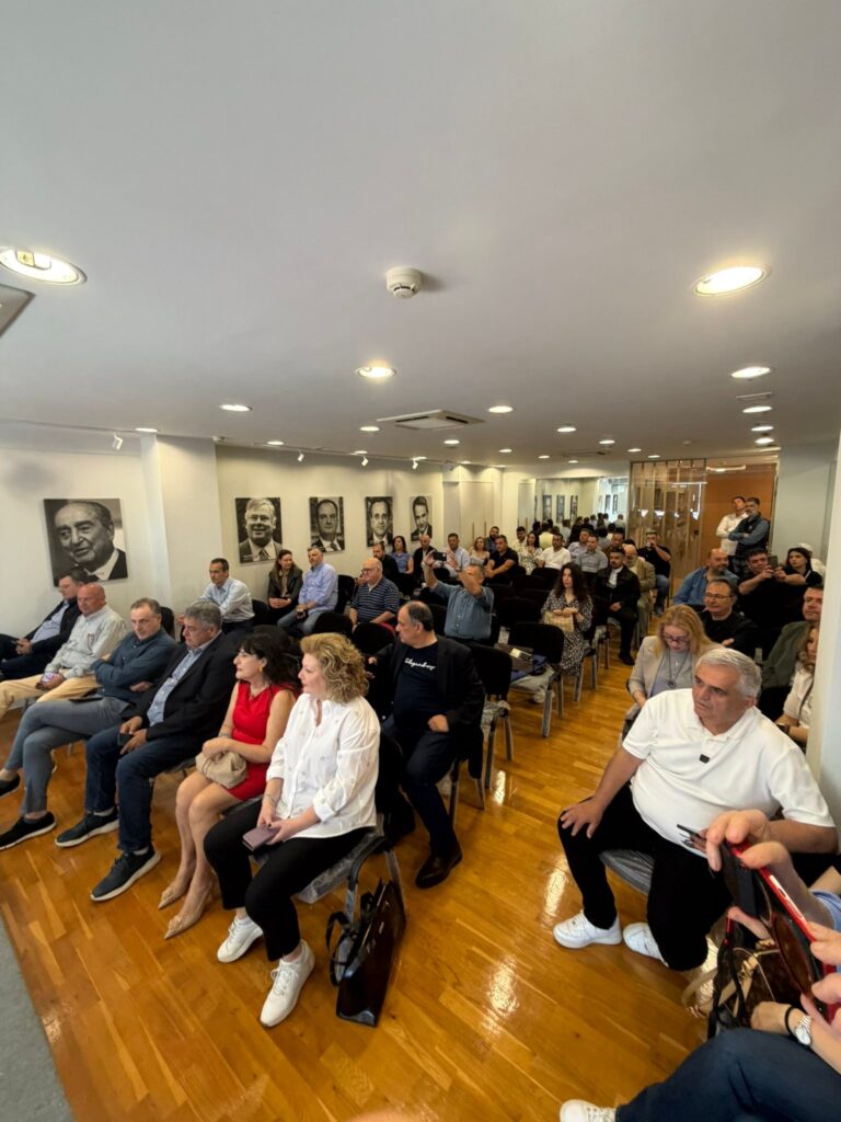 Πάτρα: Επανεκκίνηση της ΝΔ Αχαΐας στα νέα της γραφεία ΦΩΤΟ 35 Πάτρα: Επανεκκίνηση της ΝΔ Αχαΐας στα νέα της γραφεία ΦΩΤΟ
