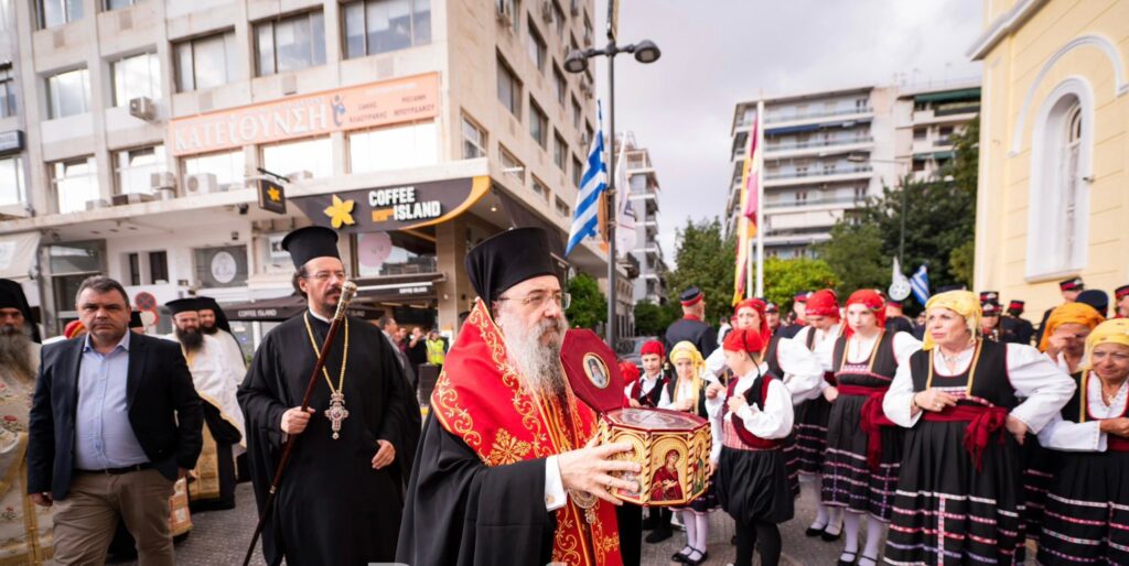 Η Ιερά Μητρόπολη Πειραιώς υποδέχθηκε την Τιμία Κάρα του Γερβασίου εκ Πατρών ΦΩΤΟ 33 Η Ιερά Μητρόπολη Πειραιώς υποδέχθηκε την Τιμία Κάρα του Γερβασίου εκ Πατρών ΦΩΤΟ