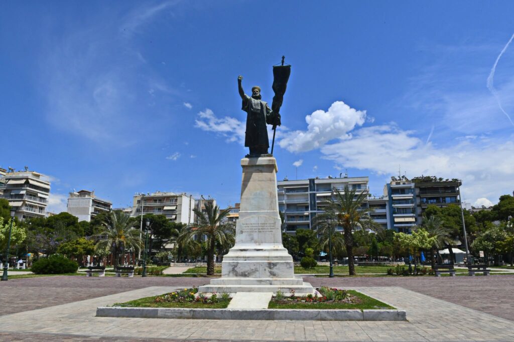 Πάτρα: Στα «κόκκινα»...από την δημοτική αρχή Πελετίδη, Ψηλά Αλώνια και κεντρικές πλατείες