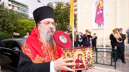 Η Ιερά Μητρόπολη Πειραιώς υποδέχθηκε την Τιμία Κάρα του Γερβασίου εκ Πατρών ΦΩΤΟ 37 Η Ιερά Μητρόπολη Πειραιώς υποδέχθηκε την Τιμία Κάρα του Γερβασίου εκ Πατρών ΦΩΤΟ
