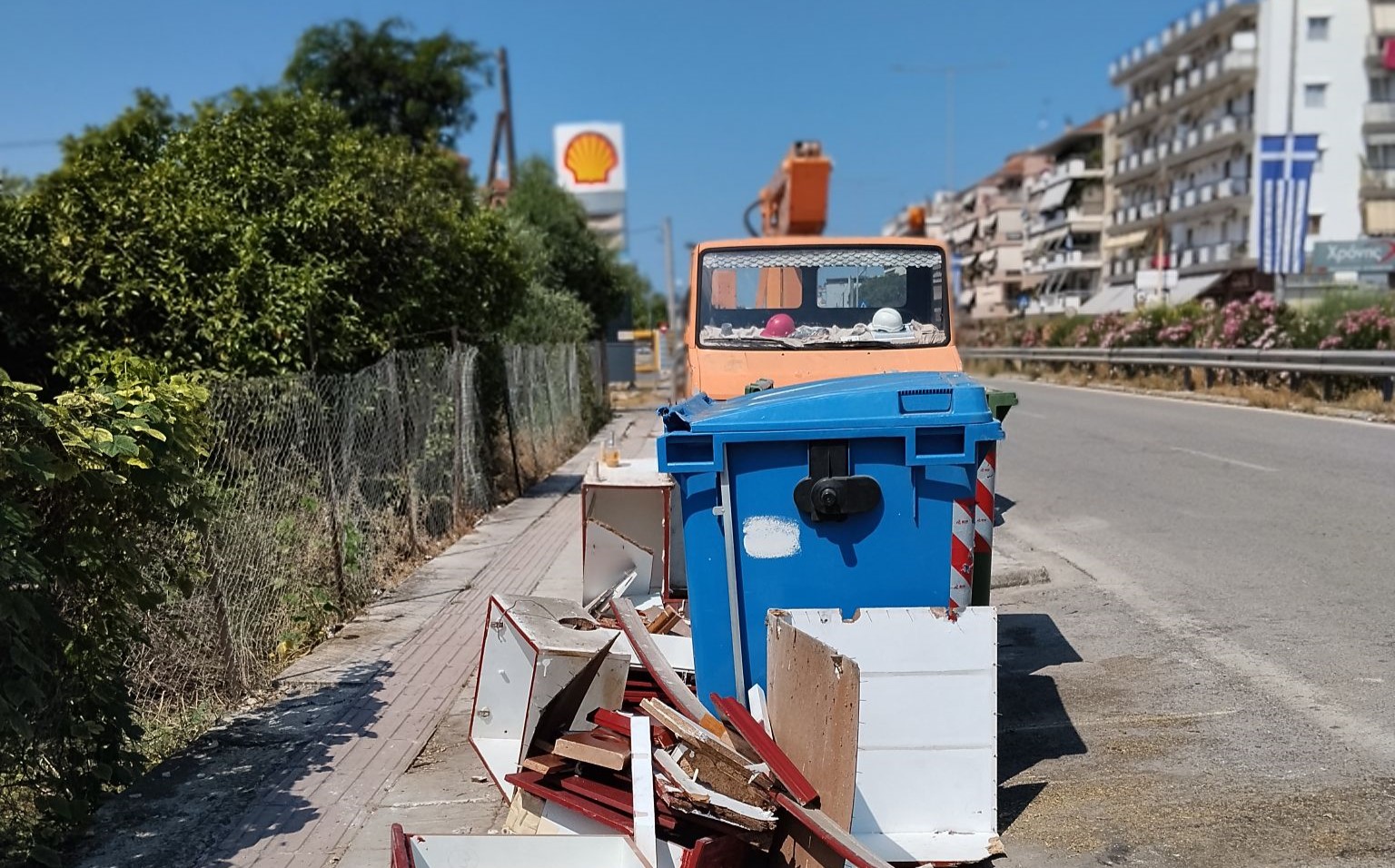 Πάτρα: Οργή για κλαδιά, εν μέσω εορτής, στην Βενιζέλου ΦΩΤΟ 4 Πάτρα: Οργή για κλαδιά, εν μέσω εορτής, στην Βενιζέλου ΦΩΤΟ