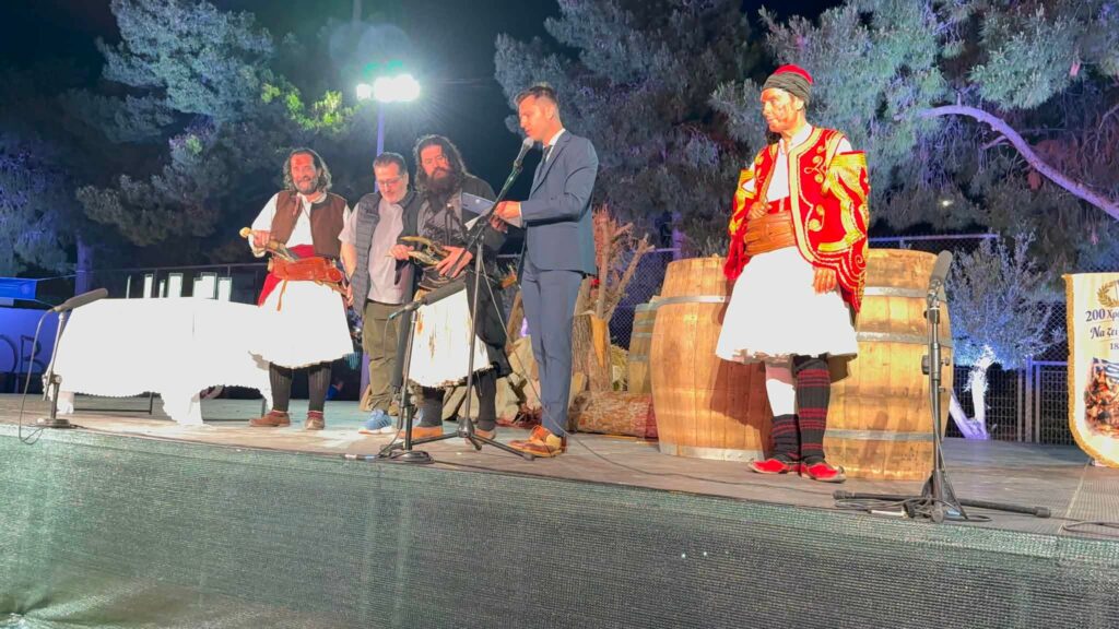 Το Αγημα Αναβίωσης Παναγιώτης Καρατζάς Πάτρας σε θεατρική παράσταση στο Μεσολόγγι ΦΩΤΟ
