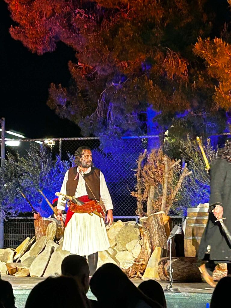 Το Αγημα Αναβίωσης Παναγιώτης Καρατζάς Πάτρας σε θεατρική παράσταση στο Μεσολόγγι ΦΩΤΟ