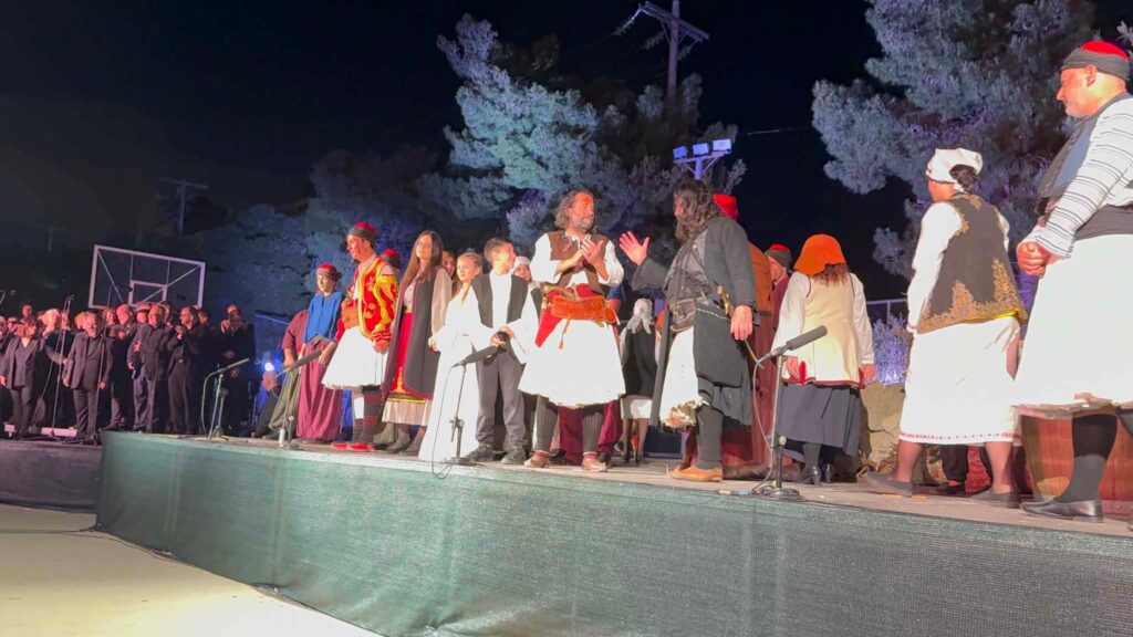 Το Αγημα Αναβίωσης Παναγιώτης Καρατζάς Πάτρας σε θεατρική παράσταση στο Μεσολόγγι ΦΩΤΟ