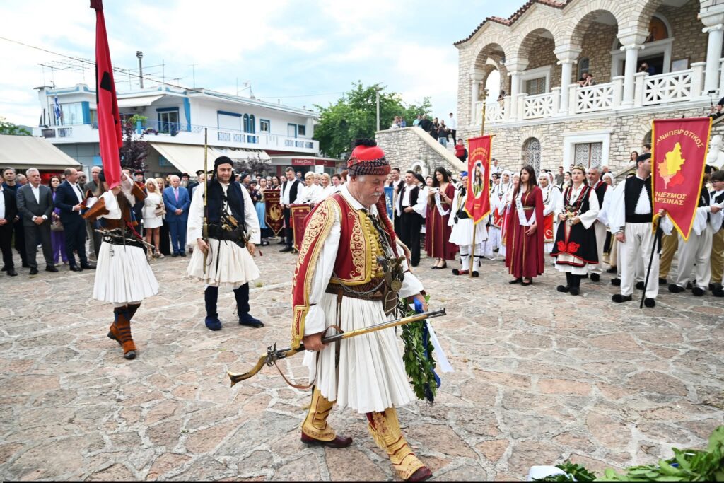 Ο Σκοπευτικός Όμιλος Παραδοσιακών Οπλων Πατρών, στο Σούλι ΦΩΤΟ 29 Ο Σκοπευτικός Όμιλος Παραδοσιακών Οπλων Πατρών, στο Σούλι ΦΩΤΟ