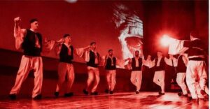Το Χορευτικό Εργαστήρι Αιγίου στην παράσταση «Στου μαντηλιού τα χνάρια» ΦΩΤΟ
