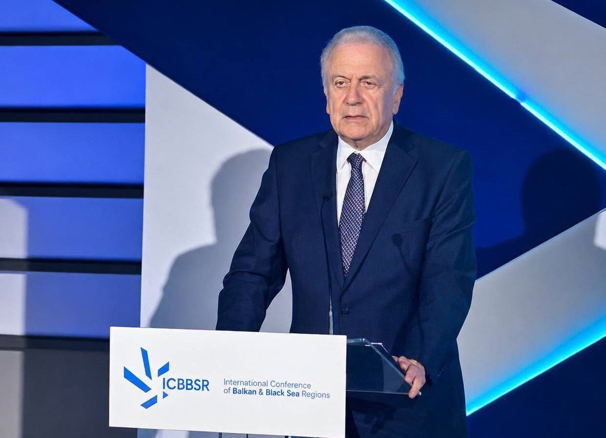 Πάτρα: Ο Δ. Αβραμοπουλος για «μια Ελλάδα, ενεργειακή πύλη στην Ευρώπη με το LNG» 33 Πάτρα: Ο Δ. Αβραμοπουλος για «μια Ελλάδα, ενεργειακή πύλη στην Ευρώπη με το LNG»