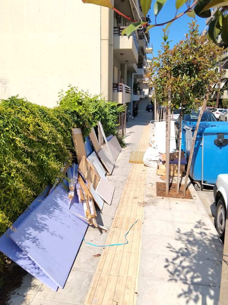 Πάτρα: Εικόνα που δεν τιμά την περιοχή γύρω από την πλατεία Μαρούδα ΦΩΤΟ 29 Πάτρα: Εικόνα που δεν τιμά την περιοχή γύρω από την πλατεία Μαρούδα ΦΩΤΟ