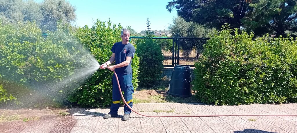 Ασκηση σεισμού και πυρκαγιών στο 1ο Δημοτικό Ακράτας ΦΩΤΟ 30 Ασκηση σεισμού και πυρκαγιών στο 1ο Δημοτικό Ακράτας ΦΩΤΟ