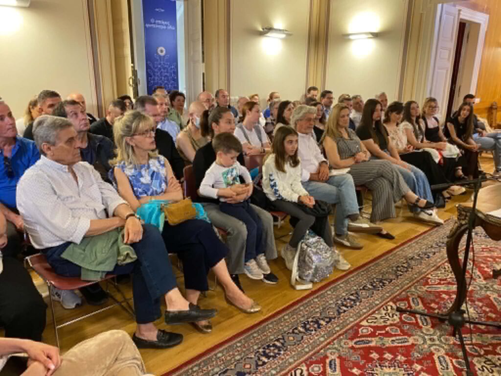 Παρουσίαση της ποιητικής συλλογής «Ενωμένες λέξεις» της Ιουλιάνας Λαζάρ στο Αίγιο ΦΩΤΟ 32 Παρουσίαση της ποιητικής συλλογής «Ενωμένες λέξεις» της Ιουλιάνας Λαζάρ στο Αίγιο ΦΩΤΟ