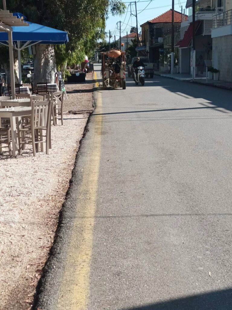 Μονοδένδρι: Παραλία και δρόμος ετοιμάζονται για λουόμενους και θαμώνες ΦΩΤΟ