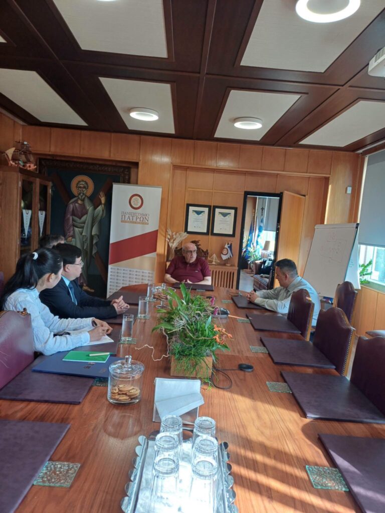 Επίσκεψη Κινέζων και Ουκρανής στο Πανεπιστήμιο Πατρών ΦΩΤΟ 7 Επίσκεψη Κινέζων και Ουκρανής στο Πανεπιστήμιο Πατρών ΦΩΤΟ