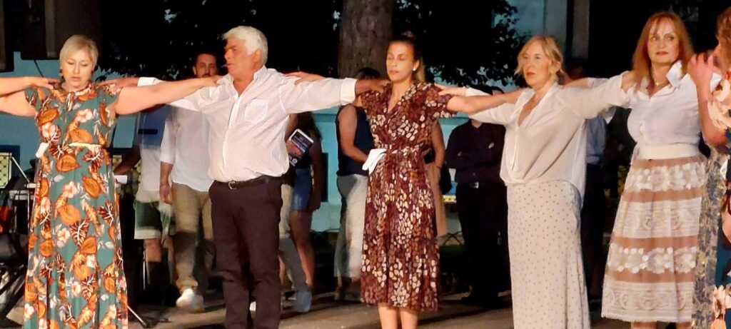 «Κύκλοι Παράδοσης» από τον Χορευτικό Ομιλο Αιγίου ΠΛΟΥΣΙΟ ΦΩΤΟ