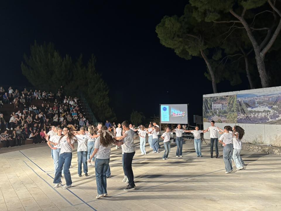 «Κύκλοι Παράδοσης» από τον Χορευτικό Ομιλο Αιγίου ΠΛΟΥΣΙΟ ΦΩΤΟ