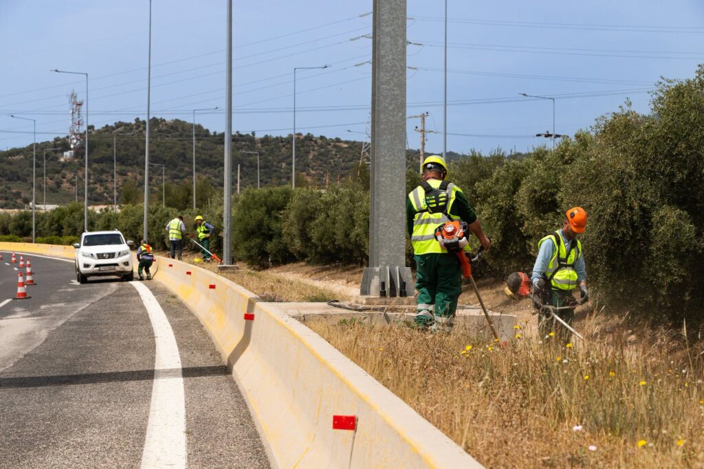 Πατρών-Αθηνών: Η «Ολυμπία Οδός» σαρώνει για καθαρό και ασφαλή δρόμο ΦΩΤΟ