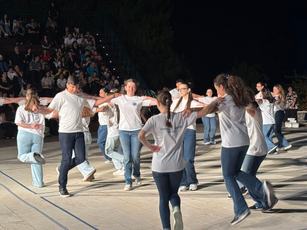 «Κύκλοι Παράδοσης» από τον Χορευτικό Ομιλο Αιγίου ΠΛΟΥΣΙΟ ΦΩΤΟ