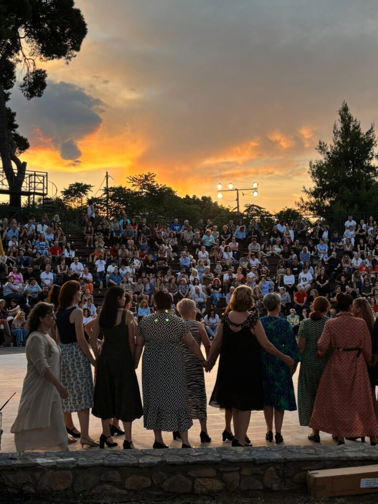 «Κύκλοι Παράδοσης» από τον Χορευτικό Ομιλο Αιγίου ΠΛΟΥΣΙΟ ΦΩΤΟΡΕΠΟΡΤΑΖ