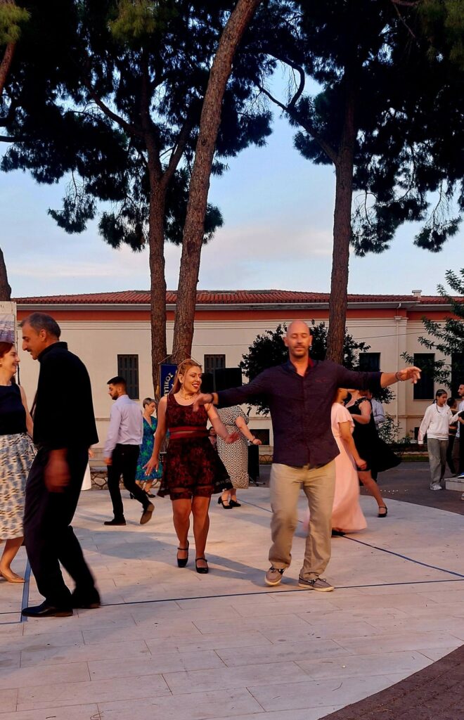 «Κύκλοι Παράδοσης» από τον Χορευτικό Ομιλο Αιγίου ΠΛΟΥΣΙΟ ΦΩΤΟ