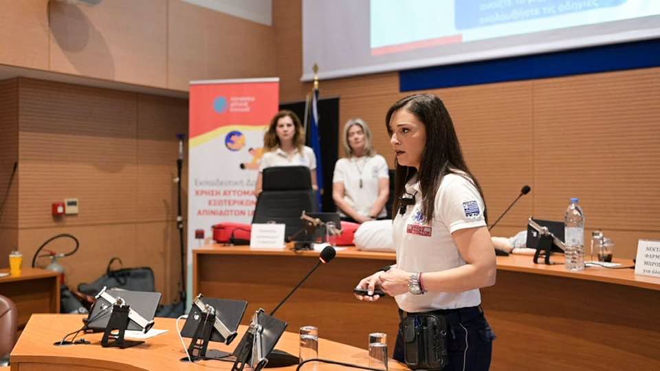 Εκπαίδευση για σωστή χρήση απινιδωτών, με την βοήθεια του ΕΚΑΒ ΦΩΤΟ 32 Εκπαίδευση για σωστή χρήση απινιδωτών, με την βοήθεια του ΕΚΑΒ ΦΩΤΟ