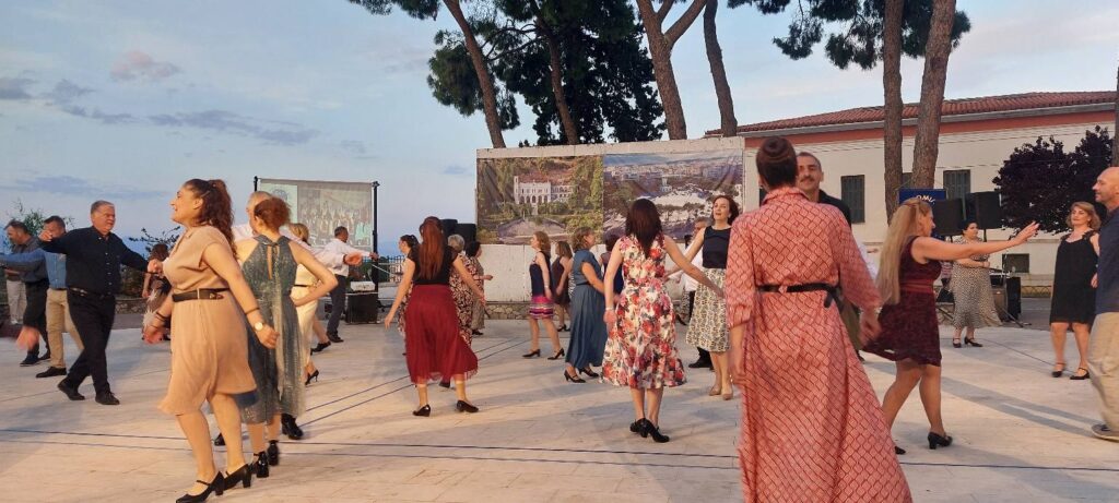 «Κύκλοι Παράδοσης» από τον Χορευτικό Ομιλο Αιγίου ΠΛΟΥΣΙΟ ΦΩΤΟ