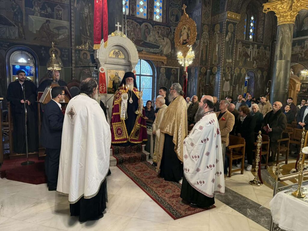 Ο Μητροπολίτης Ιερώνυμος στην Τιμία Κάρα του Αγίου Χριστοφόρου του Παπουλάκου ΦΩΤΟ