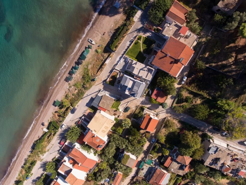 Αχαΐα: «Ζεσταίνεται» η αγορά εξοχικής κατοικίας – Ποιες περιοχές μπαίνουν στο στόχαστρο επενδυτών και αγοραστών