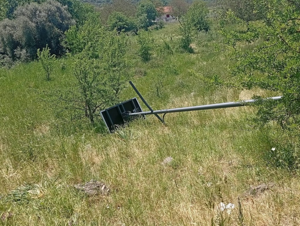 Αχαΐα: Δολιοφθορά σε φωτιστική κολώνα της Πατρών - Τριπόλεως ΦΩΤΟ 31 Αχαΐα: Δολιοφθορά σε φωτιστική κολώνα της Πατρών - Τριπόλεως ΦΩΤΟ