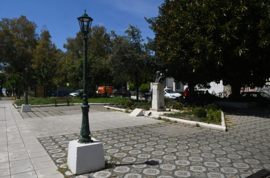 Πάτρα: Τοποθέτηση νέων φωτιστικών σε πλατείες και παραλίες ΦΩΤΟ 30 Πάτρα: Τοποθέτηση νέων φωτιστικών σε πλατείες και παραλίες ΦΩΤΟ