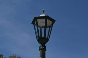 Πάτρα: Τοποθέτηση νέων φωτιστικών σε πλατείες και παραλίες ΦΩΤΟ