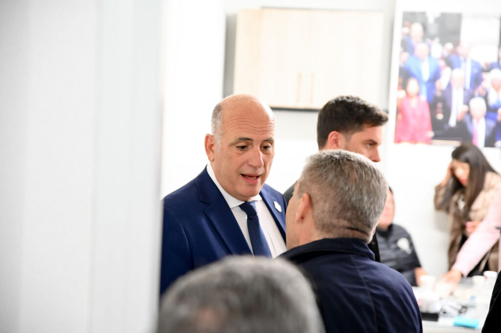 Τα εγκαίνια του Πολιτικού Γραφείου του Γιώργου Μώρου ΦΩΤΟ 32 Τα εγκαίνια του Πολιτικού Γραφείου του Γιώργου Μώρου ΦΩΤΟ
