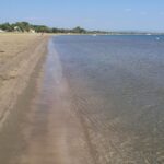 Πελοπόννησος: Η άγνωστη παραλία των 44 χιλιομέτρων και το μυστικό της