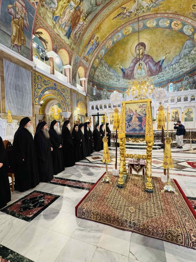 Η Ιερά Κοινότητα του Αγίου Όρους στην Μητρόπολη Πατρών ΦΩΤΟ 31 Η Ιερά Κοινότητα του Αγίου Όρους στην Μητρόπολη Πατρών ΦΩΤΟ