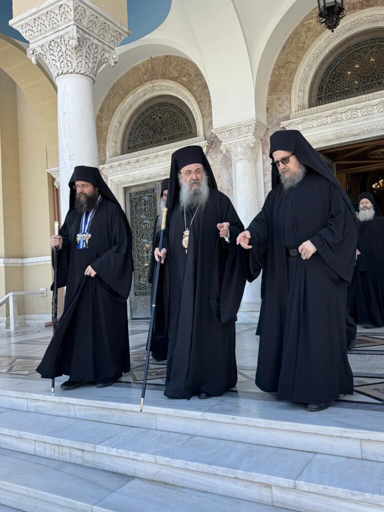 Η Ιερά Κοινότητα του Αγίου Όρους στην Μητρόπολη Πατρών ΦΩΤΟ 41 Η Ιερά Κοινότητα του Αγίου Όρους στην Μητρόπολη Πατρών ΦΩΤΟ