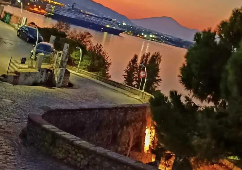 Αίγιο: Υπεγράφη το έργο αποκατάστασης στην Τεμπελόραχη...που κατολισθαίνει ΦΩΤΟ 29 Αίγιο: Υπεγράφη το έργο αποκατάστασης στην Τεμπελόραχη...που κατολισθαίνει ΦΩΤΟ