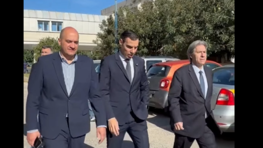 Πάτρα: Αιφνιδιαστική επίσκεψη του υφυπουγού Υγείας Μάριου Θεμιστοκλέους στο νοσοκομείο Ρίου ΒΙΝΤΕΟ