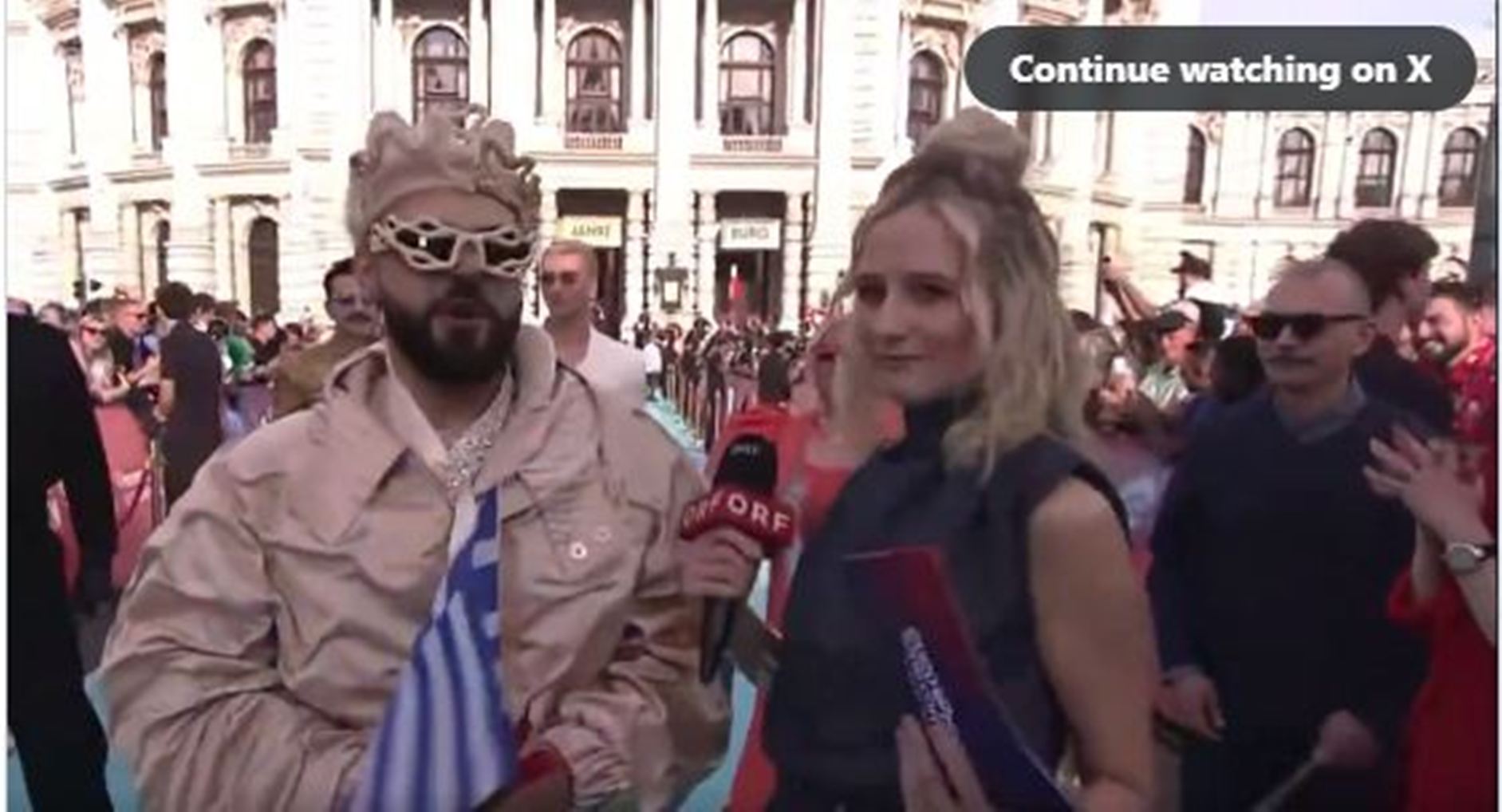 Eurovision 2026: Ο Akylas ξεχώρισε στο τιρκουάζ χαλί! ΒΙΝΤΕΟ