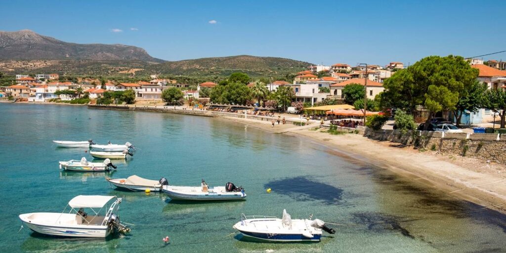 Το άγνωστο ψαροχώρι της Πελοποννήσου που πήρε το όνομά του από… ένα δέντρο! 5 Το άγνωστο ψαροχώρι της Πελοποννήσου που πήρε το όνομά του από… ένα δέντρο!